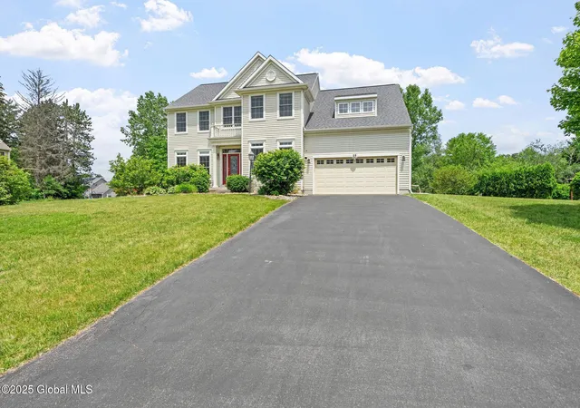 4th image of 28 Empire Dr, Schenectady, NY 12309 | MLS# 202519808