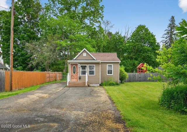 5th image of 411 S Toll St, Schenectady, NY 12302 | MLS# 202519867