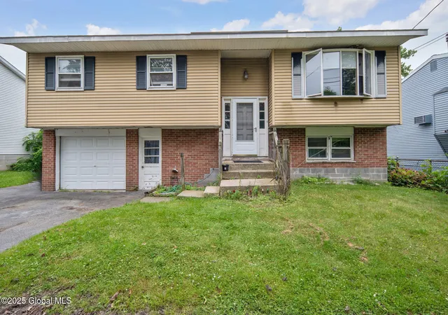 1st image of 250 Hillcrest Ave, Schenectady, NY 12304 | MLS# 202520790