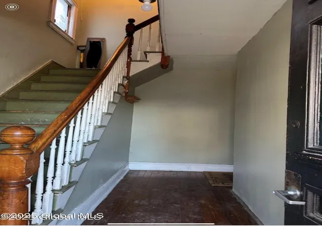 4th image of 347 Hulett St, Schenectady, NY 12307 | MLS# 202520207