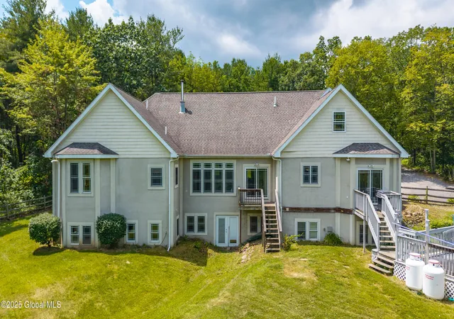 5th image of 35 Snake Hill Rd, Schenectady, NY 12302 | MLS# 202521088