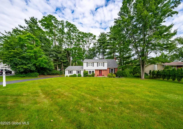 3rd image of 973 Avon Crest Blvd, Schenectady, NY 12309 | MLS# 202520423