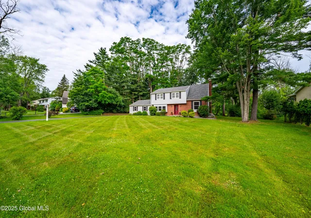 4th image of 973 Avon Crest Blvd, Schenectady, NY 12309 | MLS# 202520423