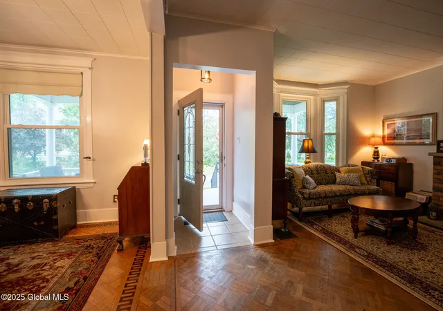 4th image of 1068 Parkwood Blvd, Schenectady, NY 12308 | MLS# 202521066