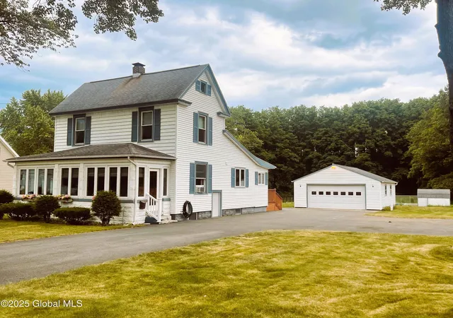 3rd image of 2353 Curry Rd, Schenectady, NY 12303 | MLS# 202520997