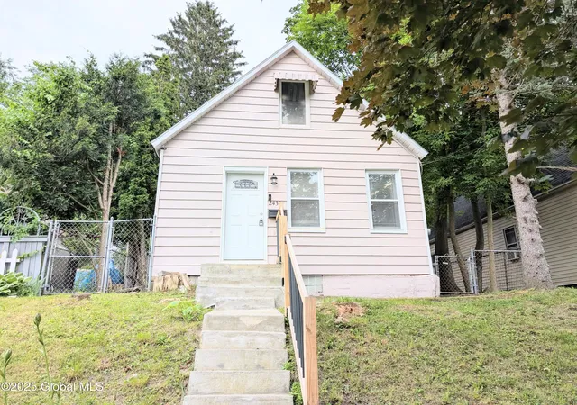 4th image of 2432 Avenue B, Schenectady, NY 12308 | MLS# 202520846