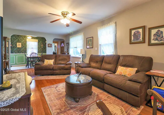 4th image of 2055 Curry Rd, Schenectady, NY 12303 | MLS# 202521057