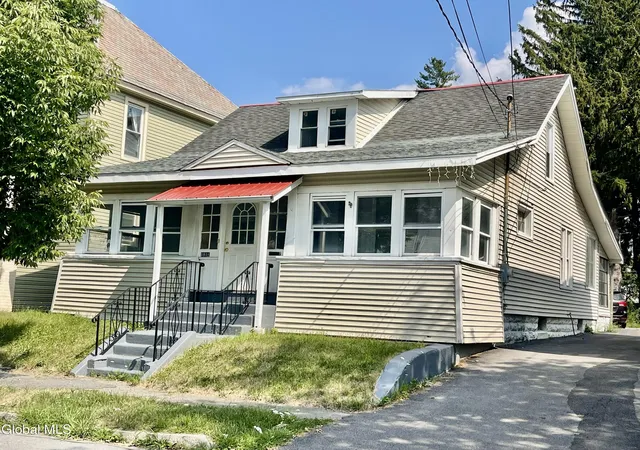 3rd image of 1818 Lenox Rd, Schenectady, NY 12308 | MLS# 202524028
