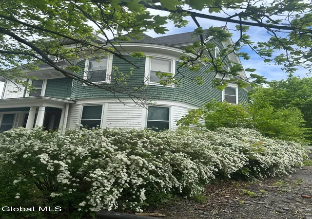 Homes for sale in Utica, NY | 4 Watson Pl, Utica, NY 13502 | MLS# 202527153