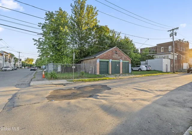 4th image of 3076 6Th Ave, Troy, NY 12180 | MLS# 202526202