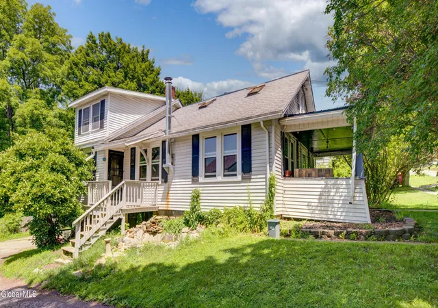 Homes for sale in Palatine Bridge, NY | 45 Lafayette St, Palatine Bridge, NY 13428 | MLS# 202526754