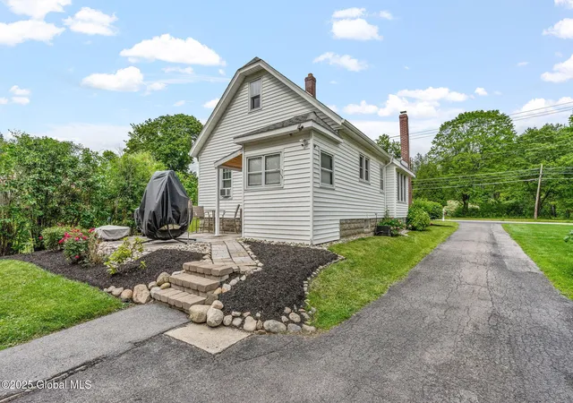 3rd image of 705 Sacandaga Rd, Schenectady, NY 12302 | MLS# 202527371