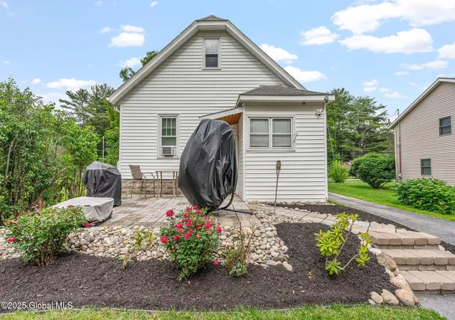 4th image of 705 Sacandaga Rd, Schenectady, NY 12302 | MLS# 202527371