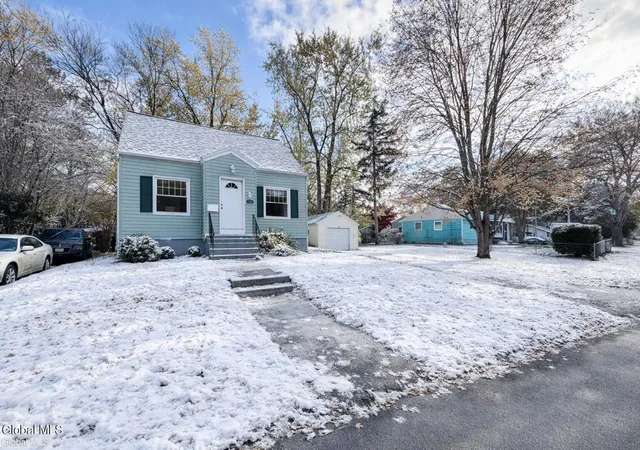 Photo 3 of Sale Pending at 150 Gifford Rd, Schenectady, NY 12304 | MLS# 202528705 | Listing updated on 2026-08-27