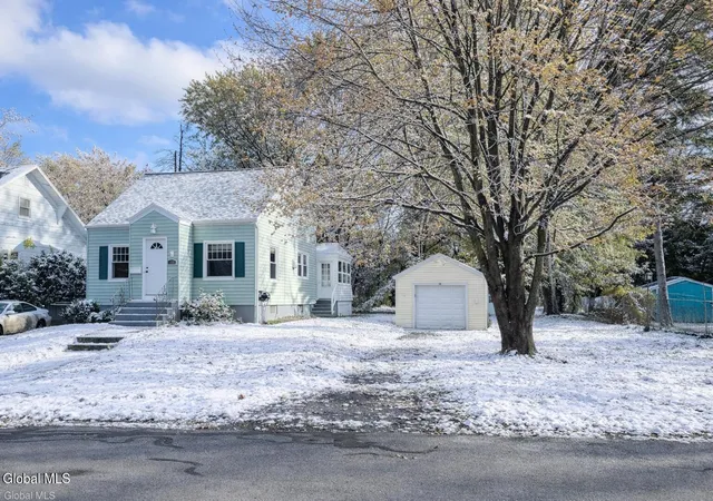 Photo 3 of Sale Pending at 150 Gifford Rd, Schenectady, NY 12304 | MLS# 202528705 | Listing updated on 2026-08-27