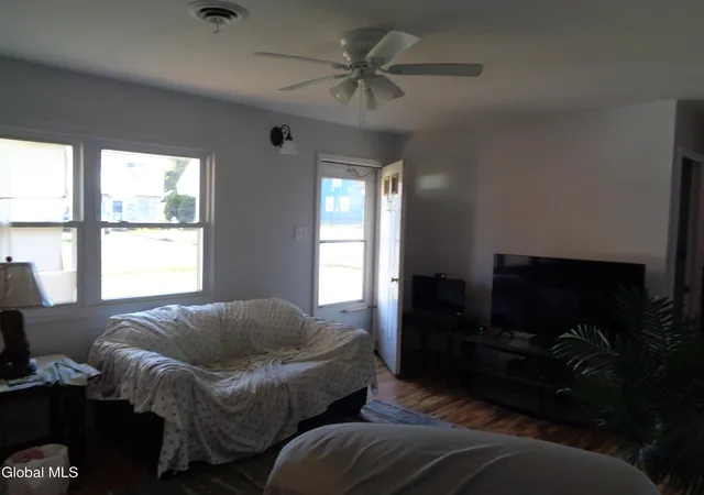 2nd image of 476 Bradford Rd, Schenectady, NY 12304 | MLS# 202529266