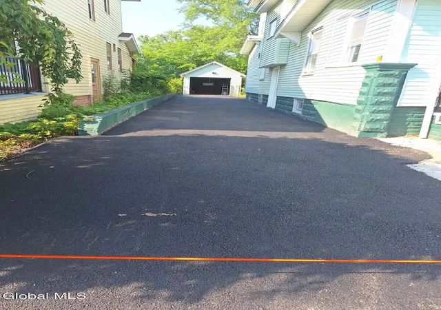 Photo 3 of Sale Pending at 33 Glenwood Rd, Albany, NY 12204 | MLS# 202613789 | Listing updated on 2026-08-04