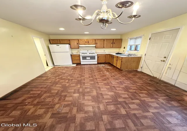 5th image of 750 Hamilton St, Schenectady, NY 12307 | MLS# 202529430