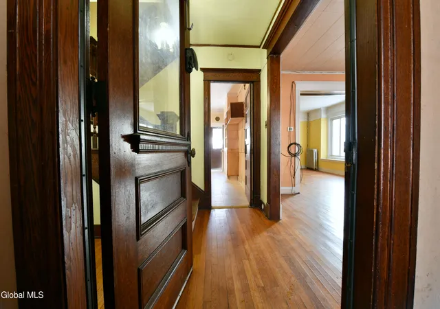 3rd image of 1024 Glenwood Blvd, Schenectady, NY 12308 | MLS# 202613391