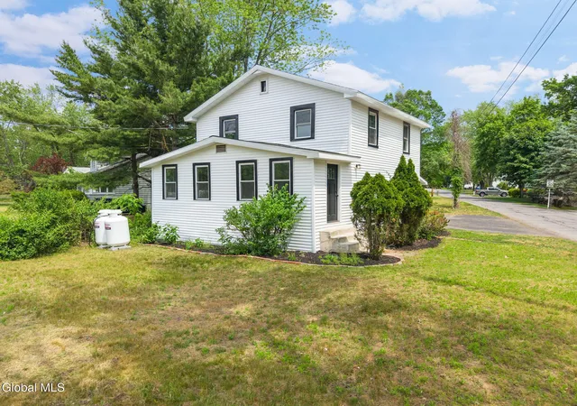 2nd image of 150 Schoolhouse Rd, Guilderland, NY 12203 | MLS# 202613195