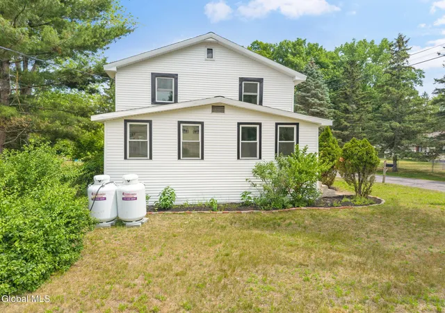3rd image of 150 Schoolhouse Rd, Guilderland, NY 12203 | MLS# 202613195