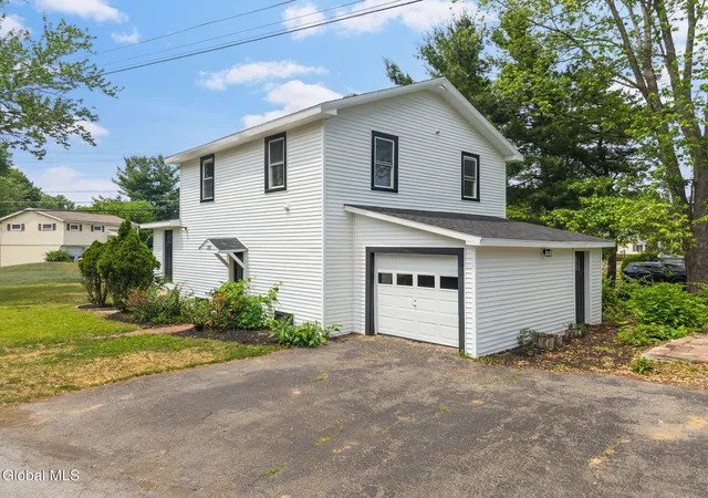 5th image of 150 Schoolhouse Rd, Guilderland, NY 12203 | MLS# 202613195