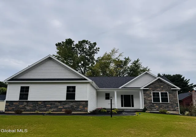 Single family home for sale at 103 Maxwell Rd, Latham, NY 12110 | MLS# 202610585 | Listing updated on 2026-09-14