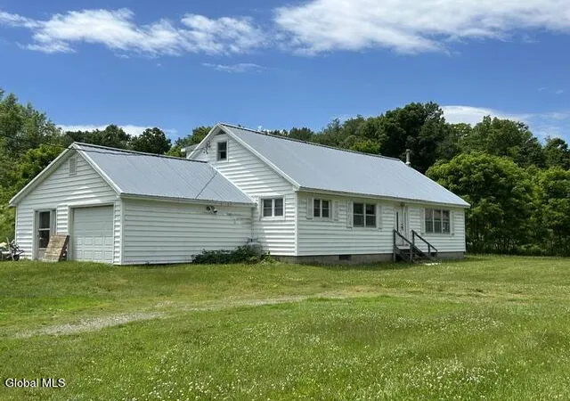 2nd image of 90 Tomhannock Rd, Valley Falls, NY 12185 | MLS# 202610985