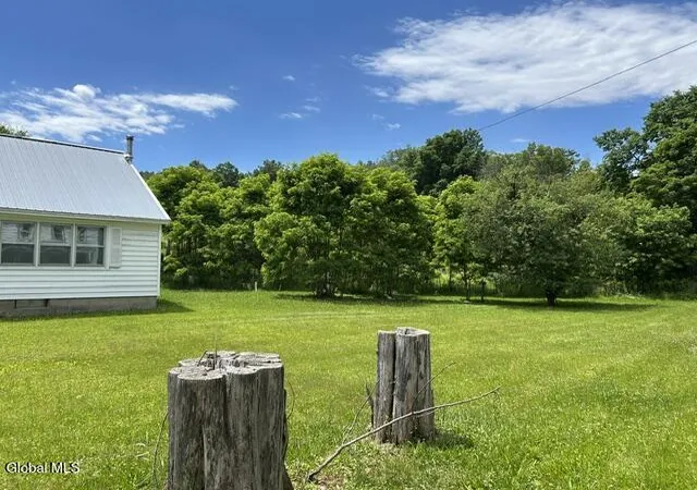 3rd image of 90 Tomhannock Rd, Valley Falls, NY 12185 | MLS# 202610985