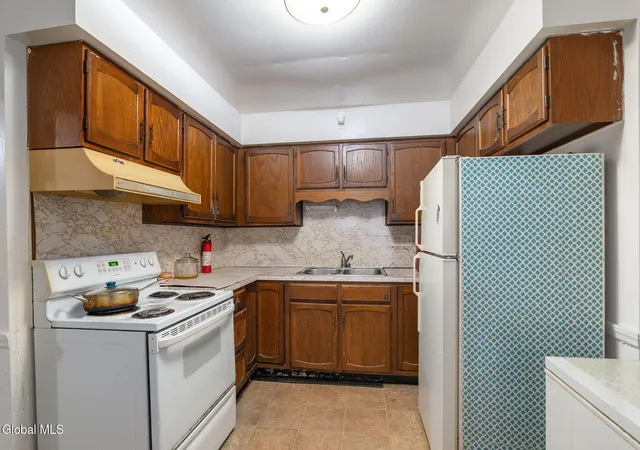 4th image of 9 Jackson Pl, Schenectady, NY 12308 | MLS# 202611361