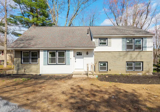 Homes for sale in Niskayuna, NY | 1030 Atateka Rd, Niskayuna, NY 12309 | MLS# 202614659