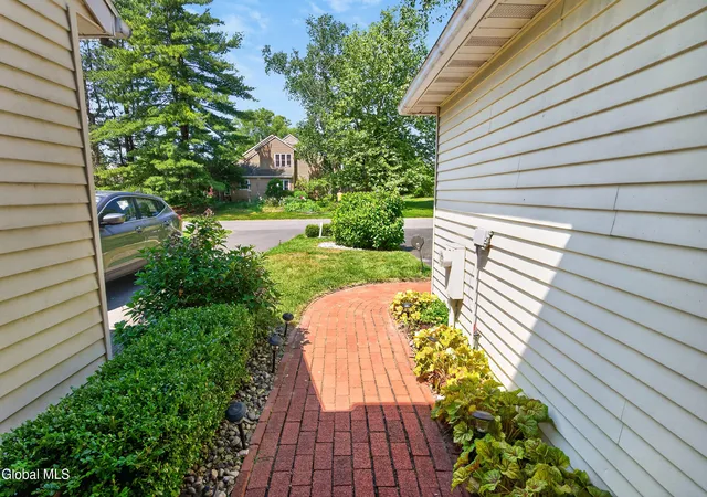 4th image of 62 Commonwealth Dr, Bethlehem, NY 12077 | MLS# 202619346
