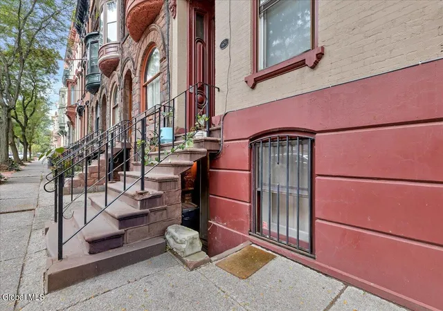 Photo 4 of Sale Pending at 137 Lancaster St, Albany, NY 12210 | MLS# 202624599 | Listing updated on 2026-09-27