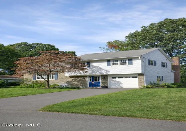 1st image of 4 Oaktree Ln, Colonie, NY 12309 | MLS# 202612046