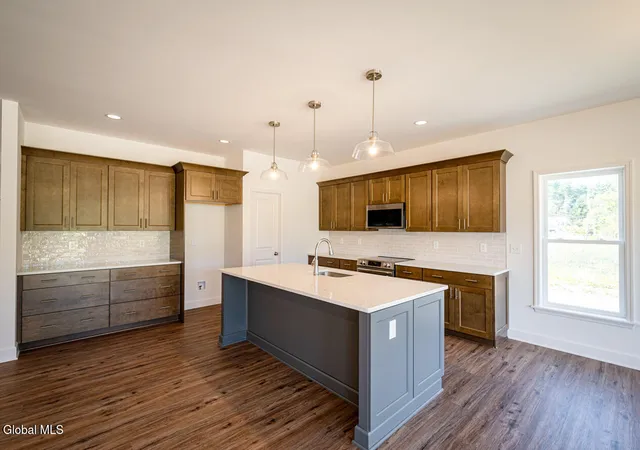 2nd image of 9 Stone Creek Dr, East Greenbush, NY 12061 | MLS# 202612474