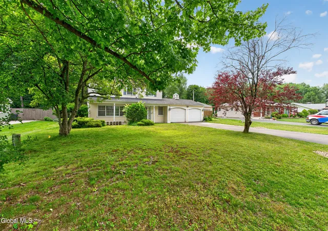 Homes for sale in Schodack, NY | 22 Bri-Lan Ave, Schodack, NY 12061 | MLS# 202612683
