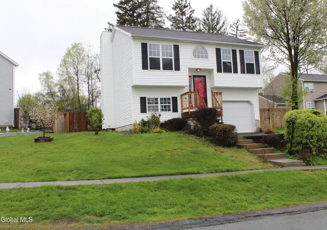 Homes for sale in Schuylerville, NY | 12 Morgan's Run, Schuylerville, NY 12871 | MLS# 202616211