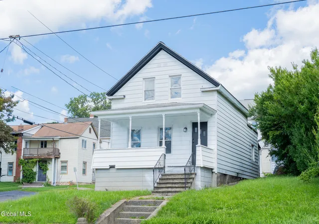 Photo 2 of Single family home for sale at 142 Saratoga Ave, Mechanicville, NY 12118 | MLS# 202612925 | Listing updated on 2026-09-01
