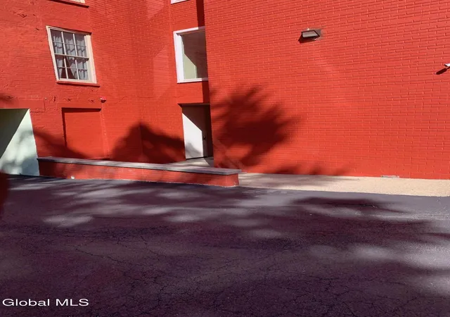 2nd image of 270 Hudson Ave, Albany, NY 12210