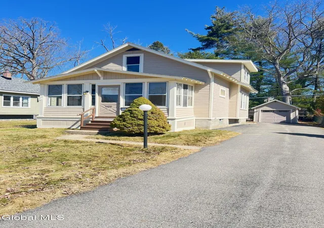 Homes for sale in Niskayuna, NY | 1182 S Country Club Dr, Niskayuna, NY 12309 | MLS# 202613947