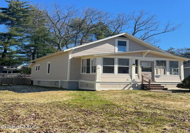 Homes for sale in Niskayuna, NY | 1182 S Country Club Dr, Niskayuna, NY 12309 | MLS# 202613947