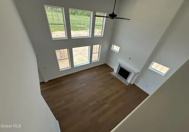 4th image of 22 Magnolia Dr, Halfmoon, NY 12065 | MLS# 202613805