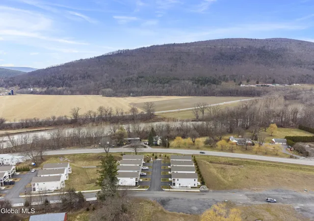 2nd image of 133 Marjorie Ln, Middleburgh, NY 12122