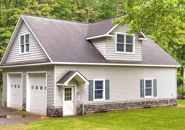 5th image of 5 King James Ct, Saratoga Springs, NY 12866 | MLS# 202614513