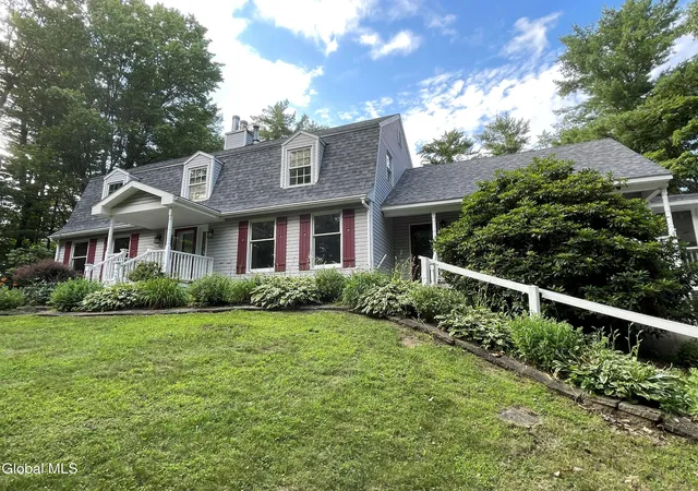 Homes for sale in Pittstown, NY | 17 Johnny Cake Hollow Rd, Pittstown, NY 12121 | MLS# 202613932