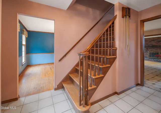 5th image of 2 Georgian Ter, Colonie, NY 12211 | MLS# 202613939
