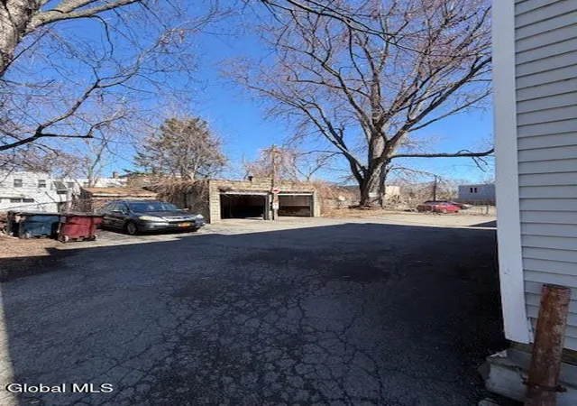 5th image of 865 Madison Ave, Albany, NY 12208 | MLS# 202613988