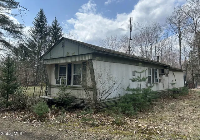 Homes for sale in Broadalbin, NY | 147 Lampman Rd, Broadalbin, NY 12025 | MLS# 202615155