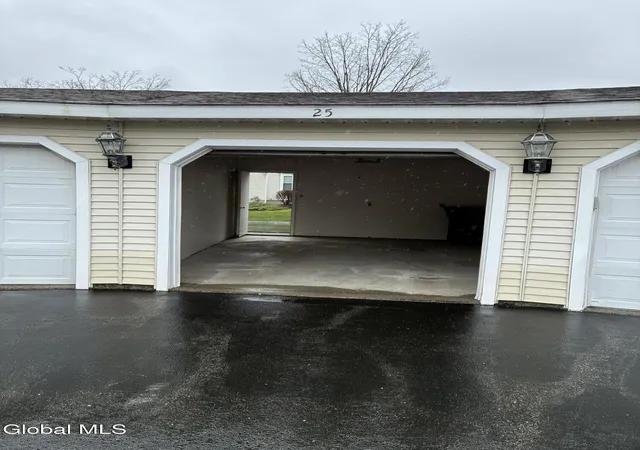 36th image of 25 Stratton Cir, Troy, NY 12182 | MLS# 202614506