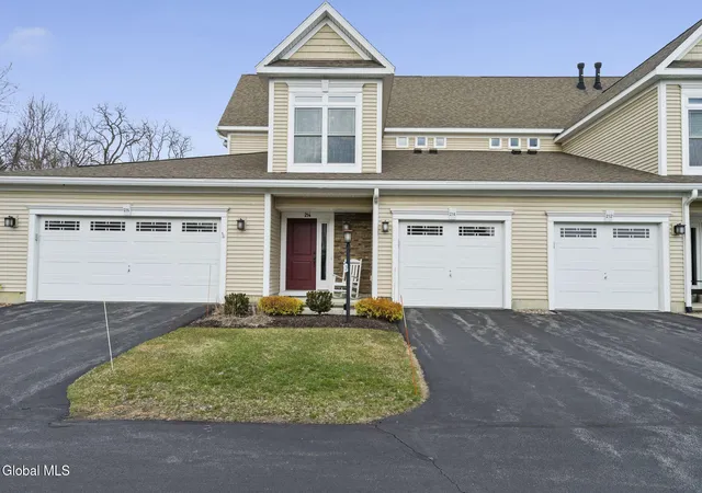 Homes for sale in Niskayuna, NY | 214 Lois Ln, Niskayuna, NY 12304 | MLS# 202614440